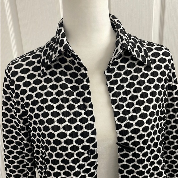 Joseph Ribkoff Black/White Patterned Jacket/Top Collar Button Down Front Size 6 - Picture 2 of 9